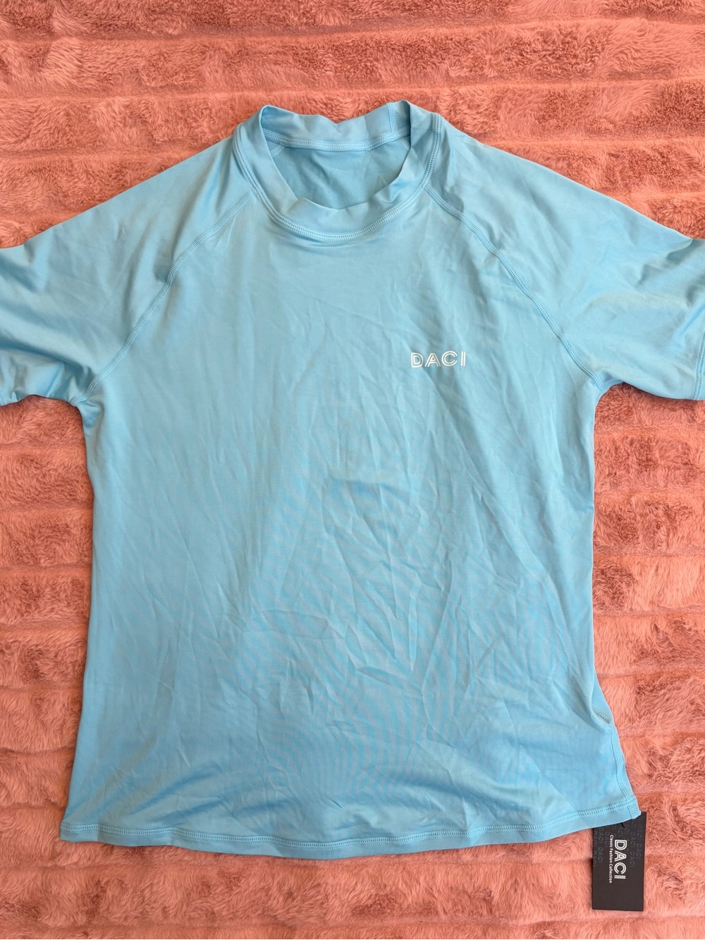 DACI Women's Light Blue Short-Sleeve Performance Tee